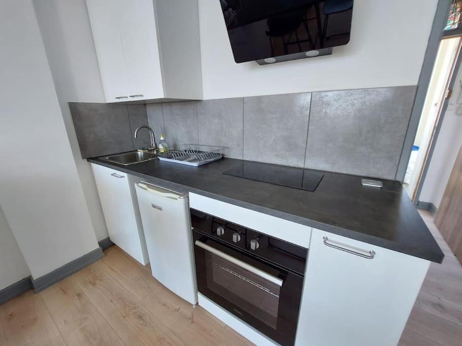 Le Voltaire - T2 Neuf Face Pyrenees Apartment Tarbes Exterior foto
